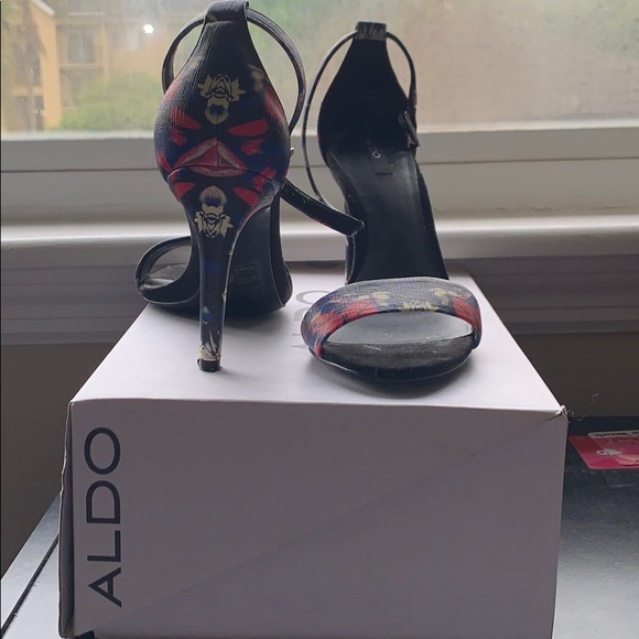 ⚡️Aldo Aztec Pattern Heels - Picture 2 of 2